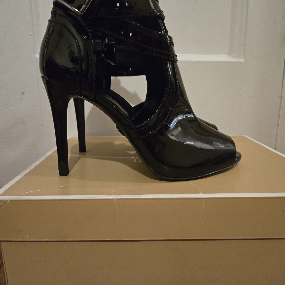 Michael Kors Glossy Black Heels